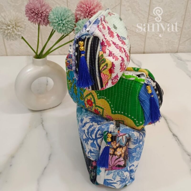 Cosmetic pouches - set of 3 with waterproof lining - Image 2