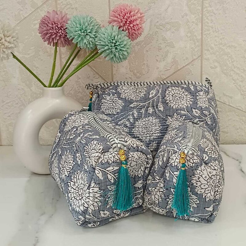 Cosmetic pouches - set of 3 with waterproof lining